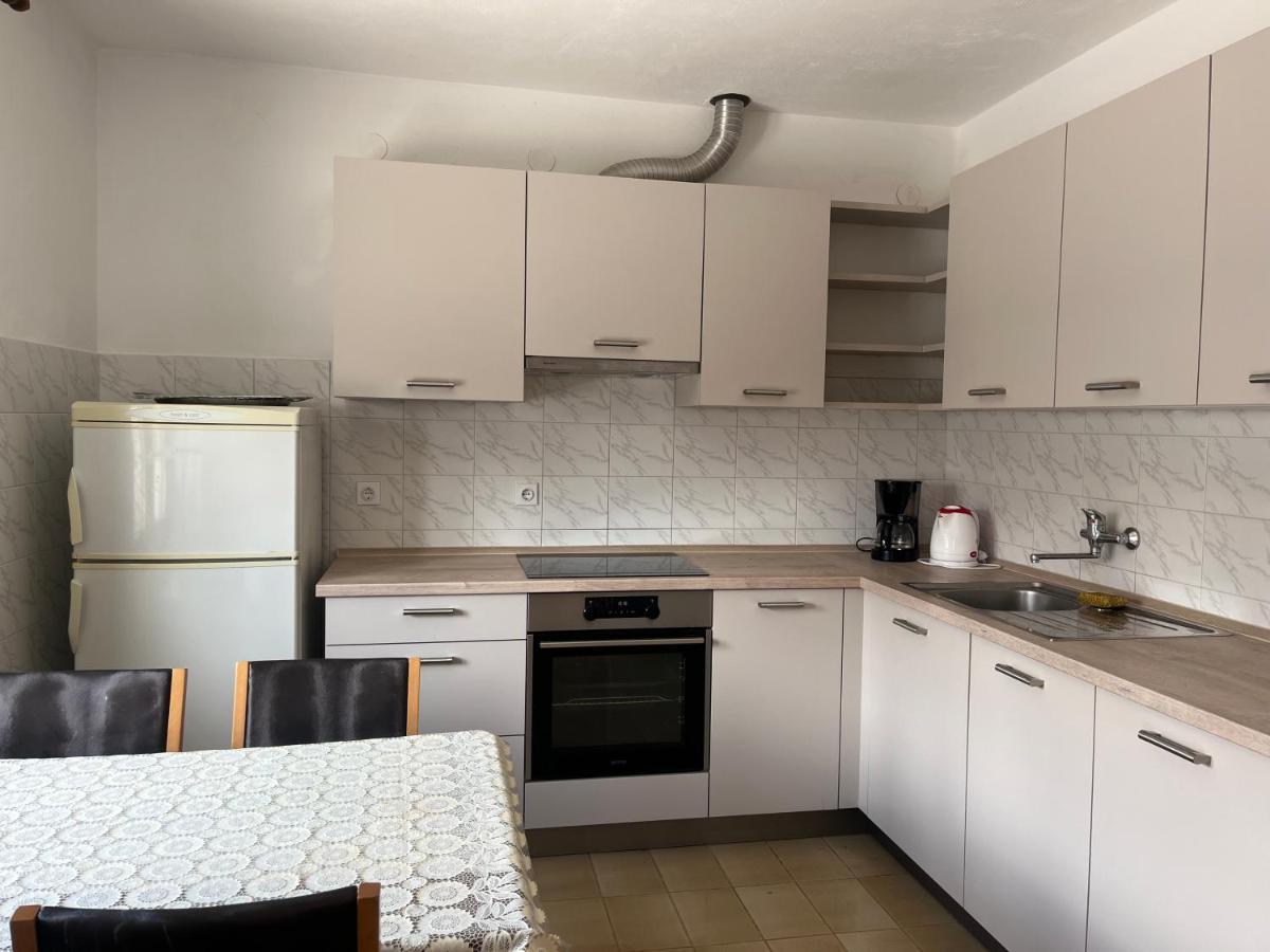 Stefanic 4/2 Apartment *